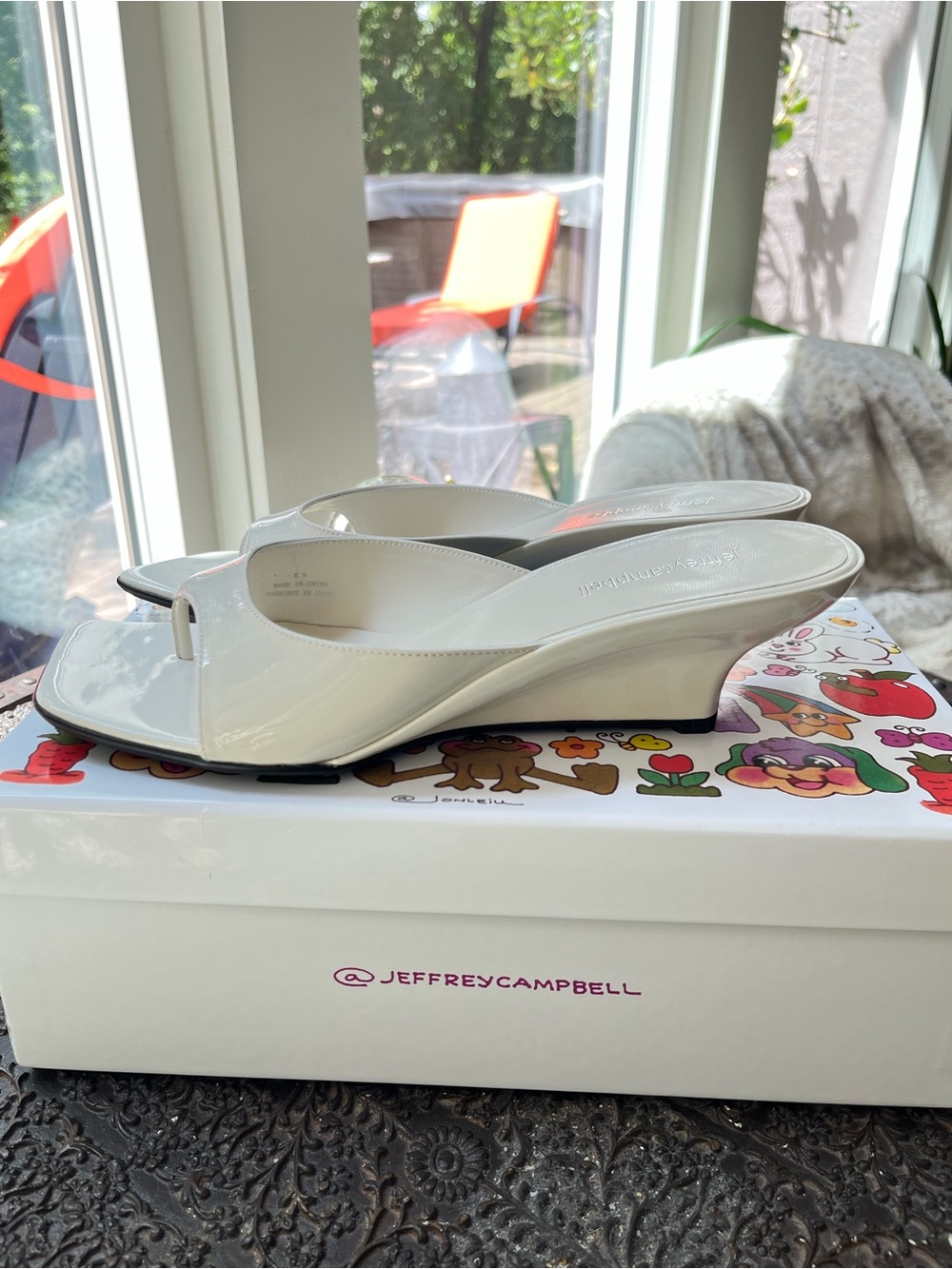 JEFFREY CAMPBELL HONEY BUN WHITE PATENT WEDGE SANDALS 8.5 - Picture 2 of 11